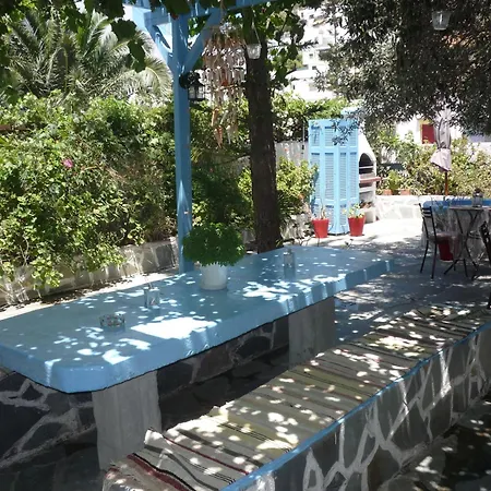 Apanemia Apartment Kini