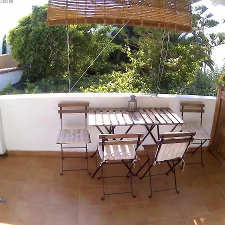 アパート Apanemia *